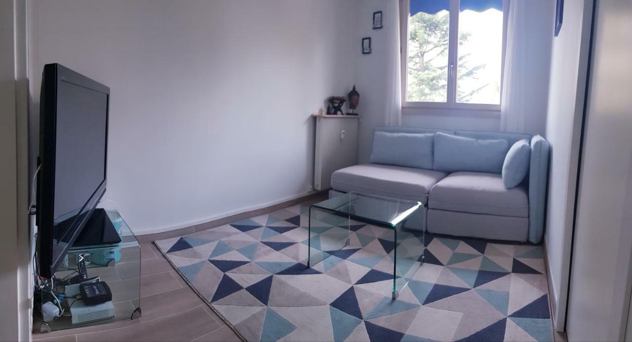 Appartement Chambre privée entre Paris et Disneyland à Noisy-le-Grand Extérieur photo